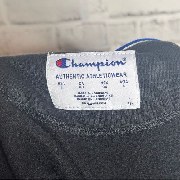 Champion Crewneck Sweatshirt Size Medium - Picture 5 of 5